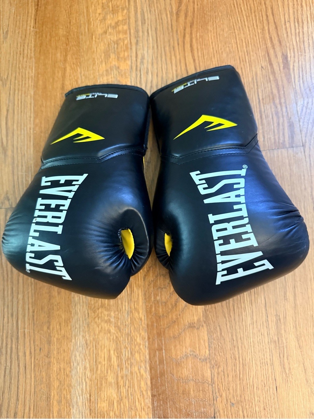 Everlast Black boxing Gloves with Yellow Accents